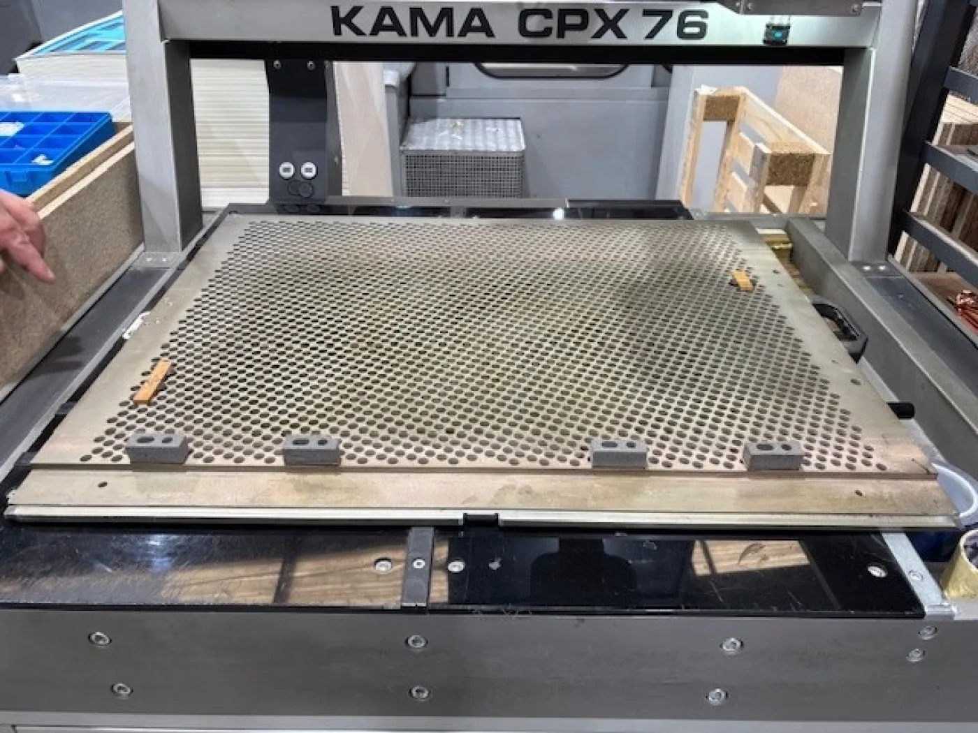 Kama ProCut 76 Foil die cutting and finishing machine - 6
