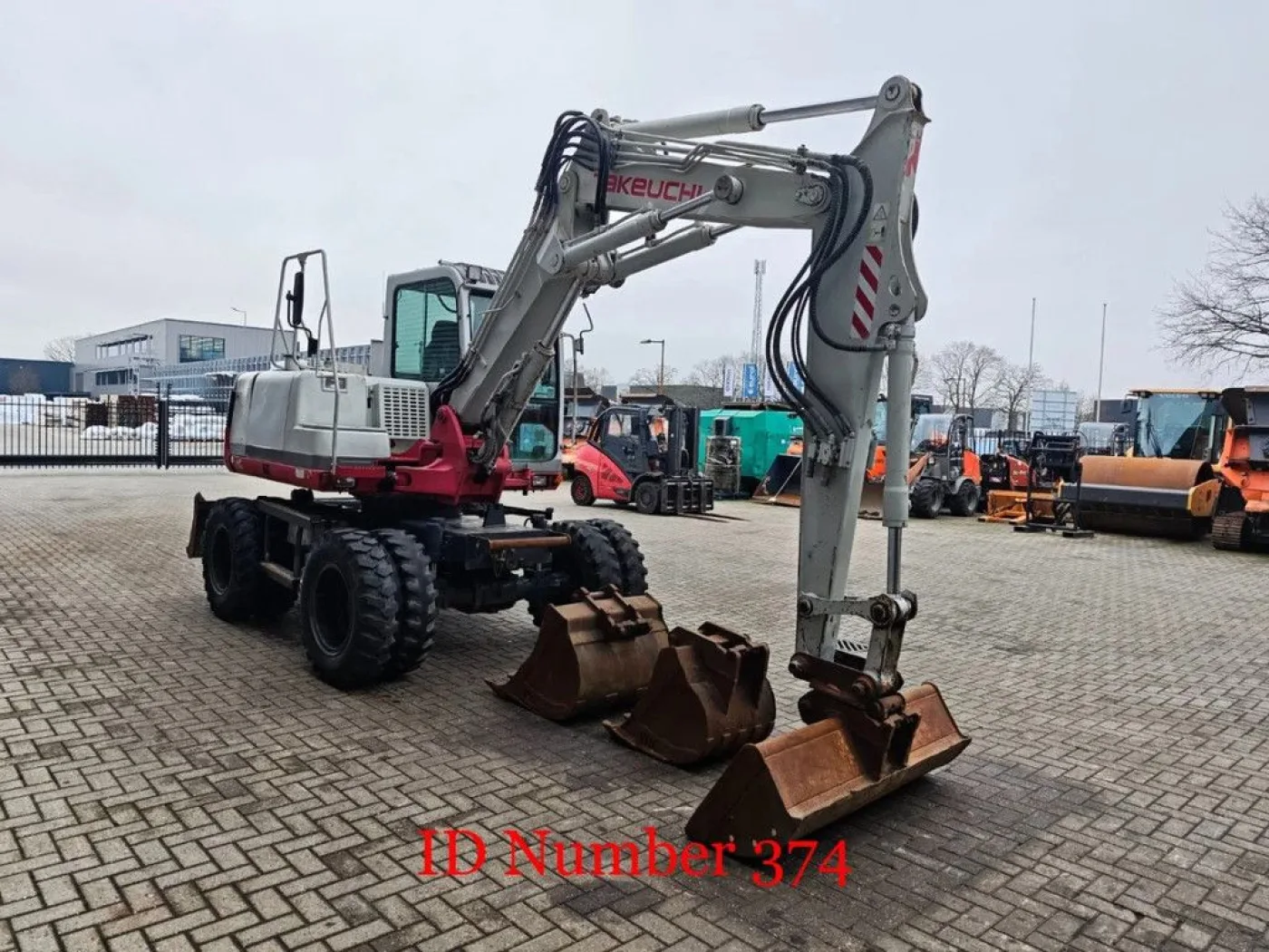 Takeuchi TB175W 3 Buckets! - 6