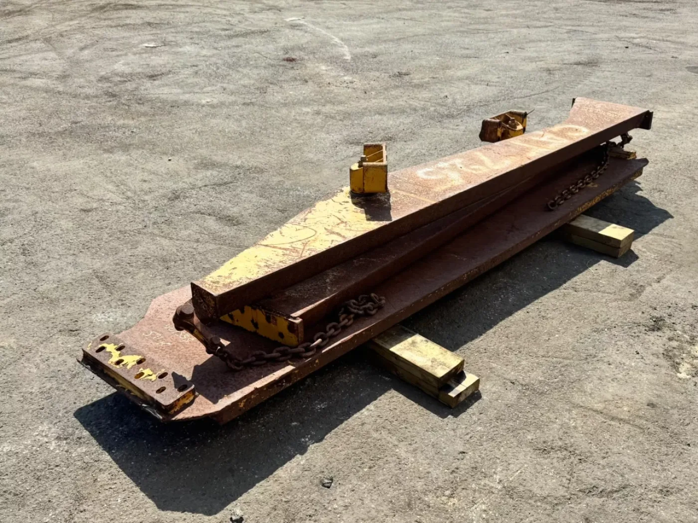 Caterpillar Tail gate 725 - 7