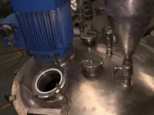 USED 250 LITER STAINLESS STEEL REACTOR WITH SHELL AND AGITATION