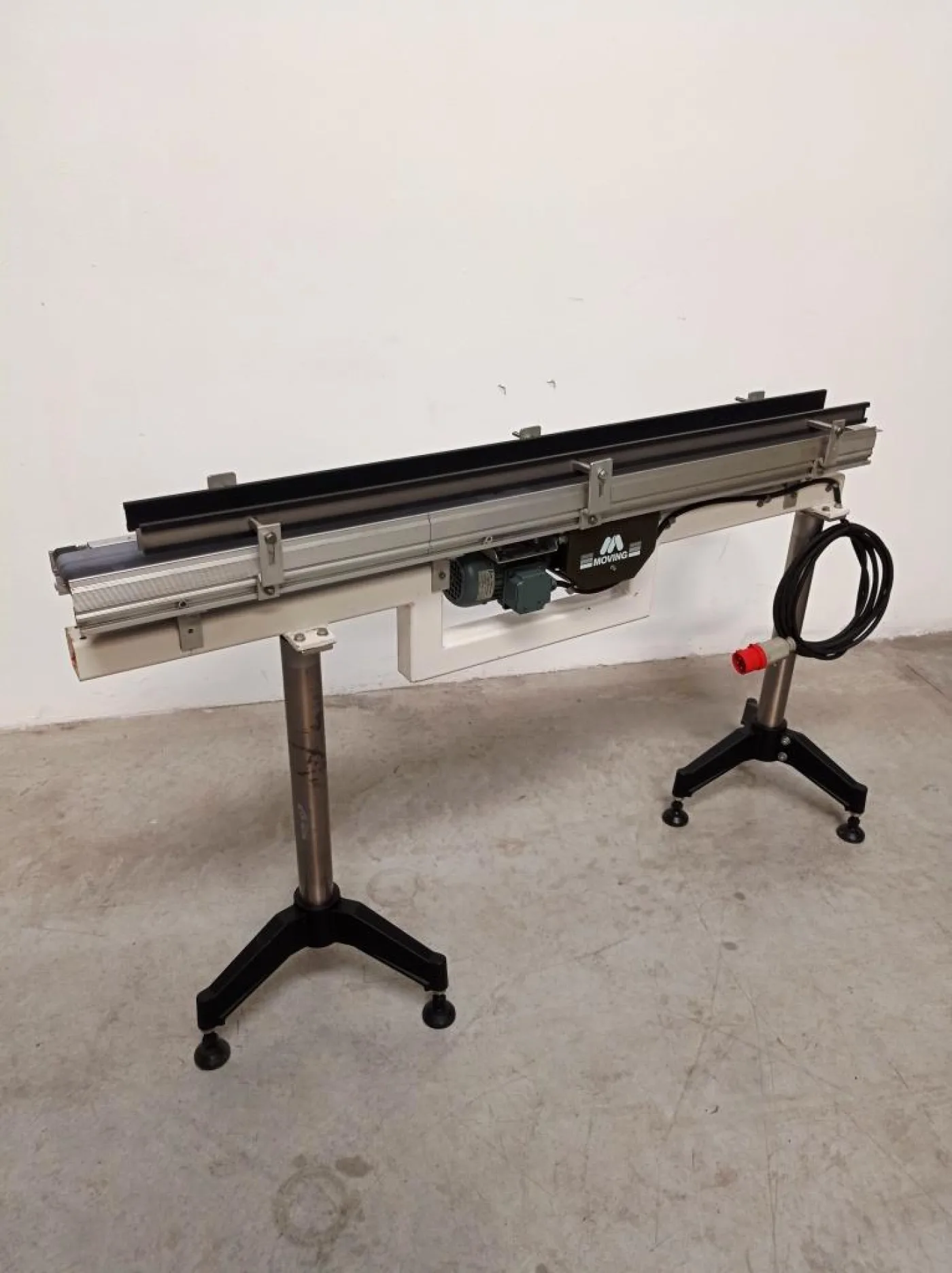 NASTRO TRASPORTATORE A TAPPETO MOTORIZZATO – MOVING – BGL - 6