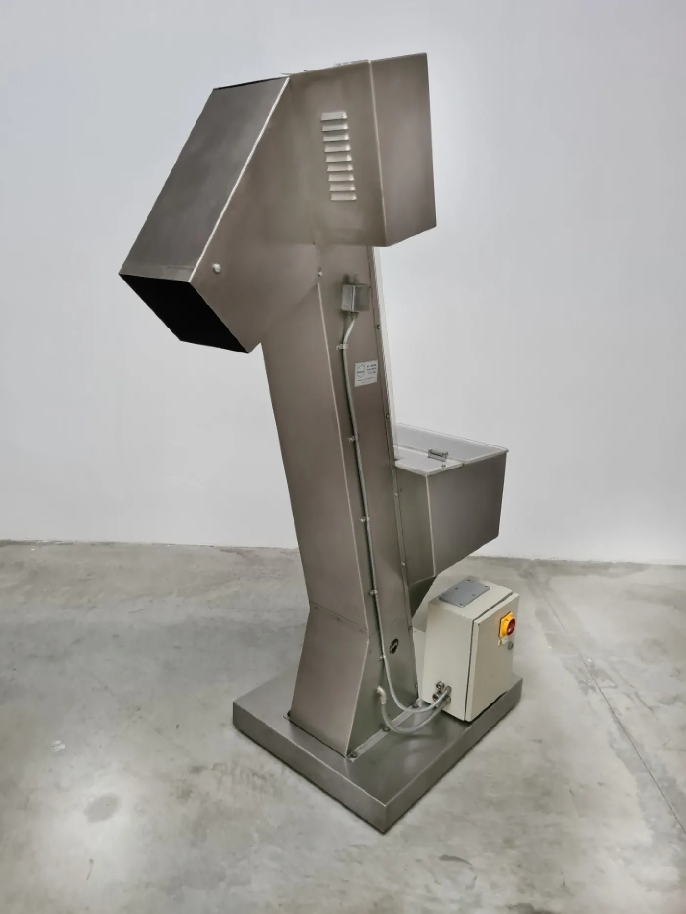 ELEVATORE A TRAMOGGIA PER TAPPI – GAMA - 2