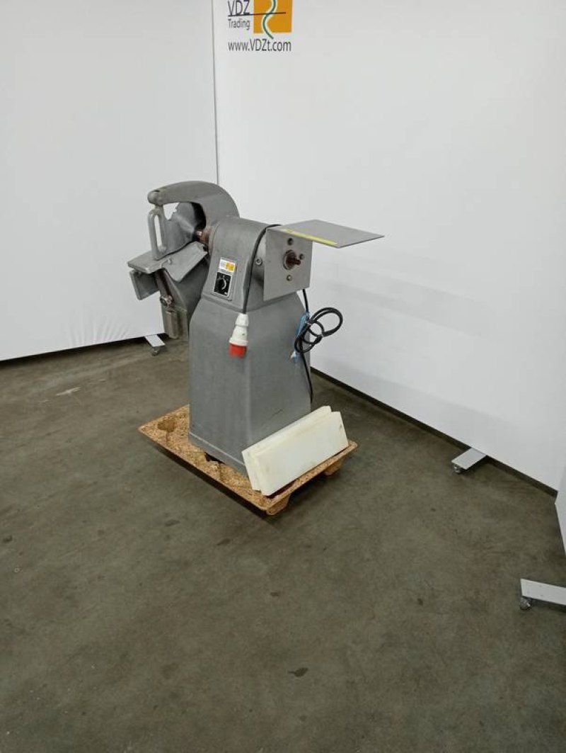Saw
