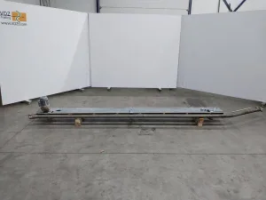 Conveyer lift empty hooks