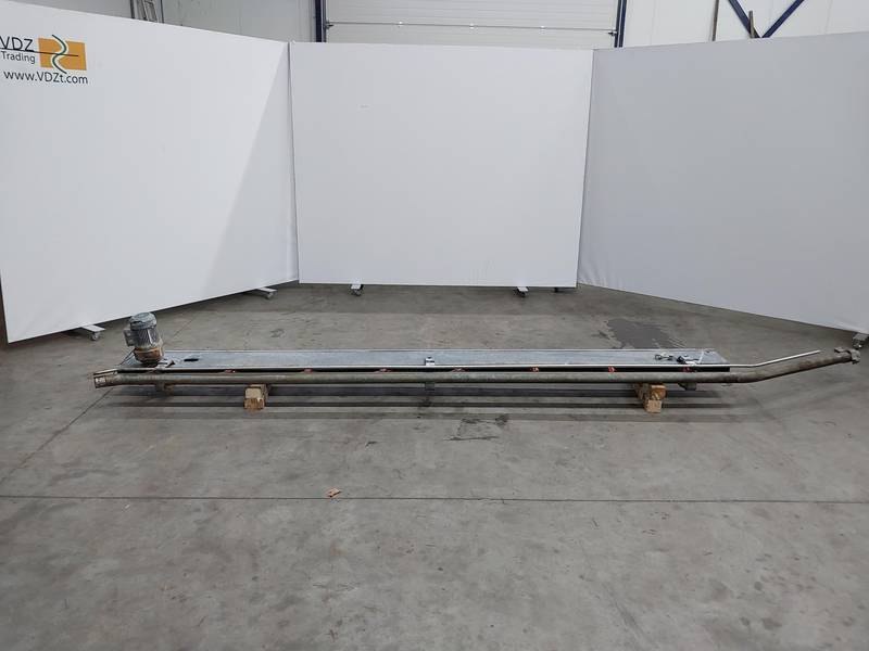 Conveyer lift empty hooks