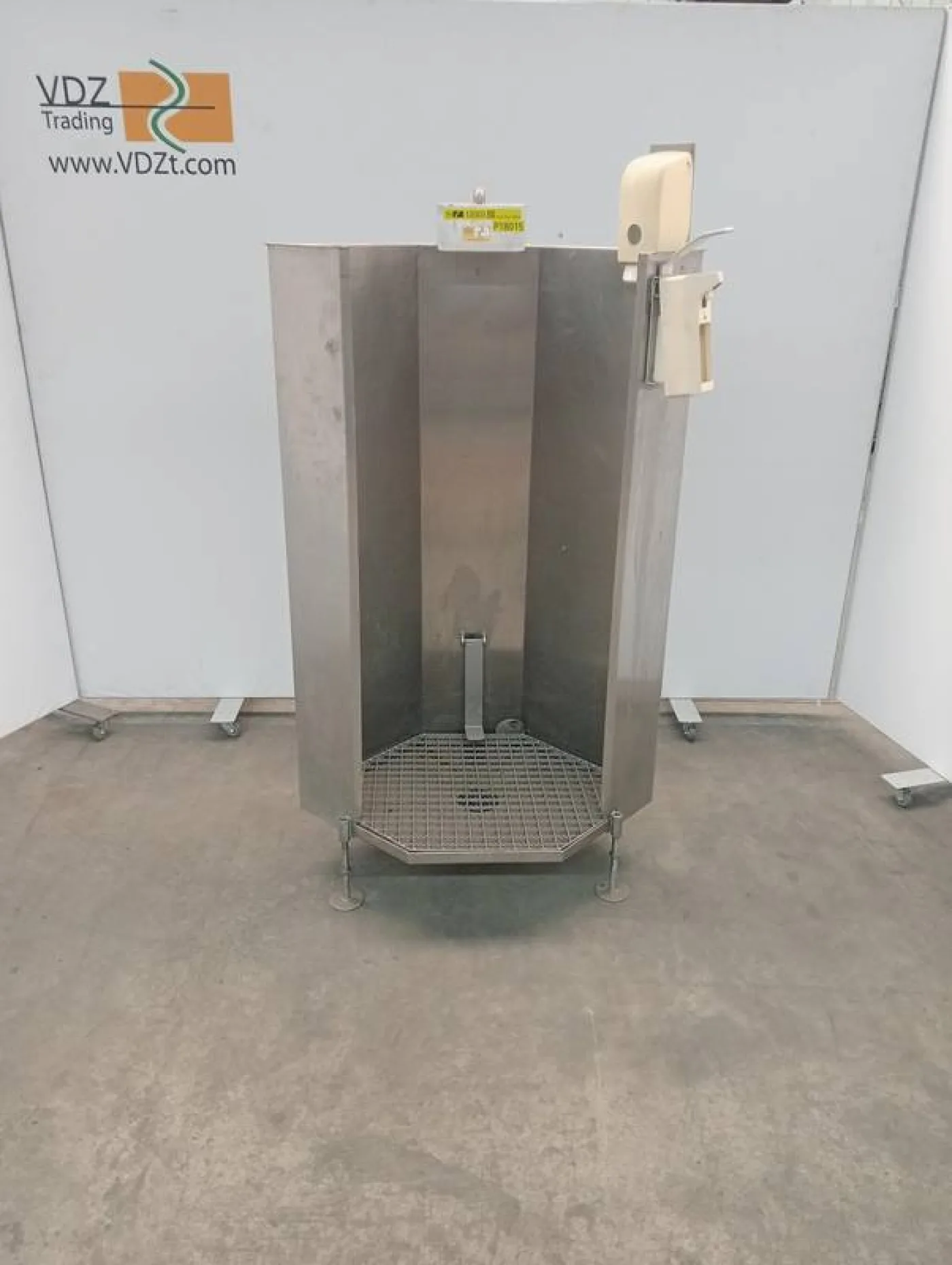 Apron wash cabinet - 4