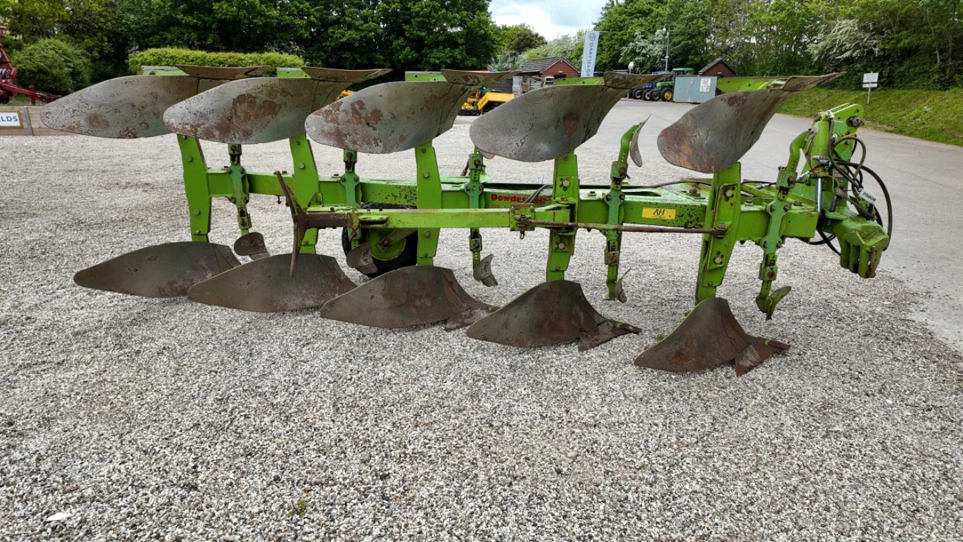 2015 Dowdeswell 120 MA 5(4+1) Furrow Plough - 1