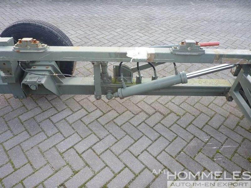 Specialist lift trailer