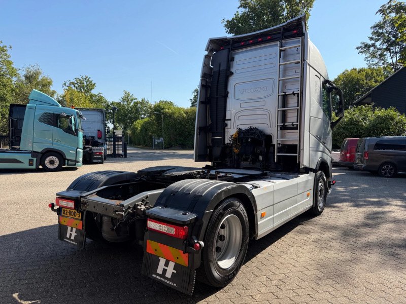 Volvo FH 420 4X2 Globetrotter Hydraulic NL Truck