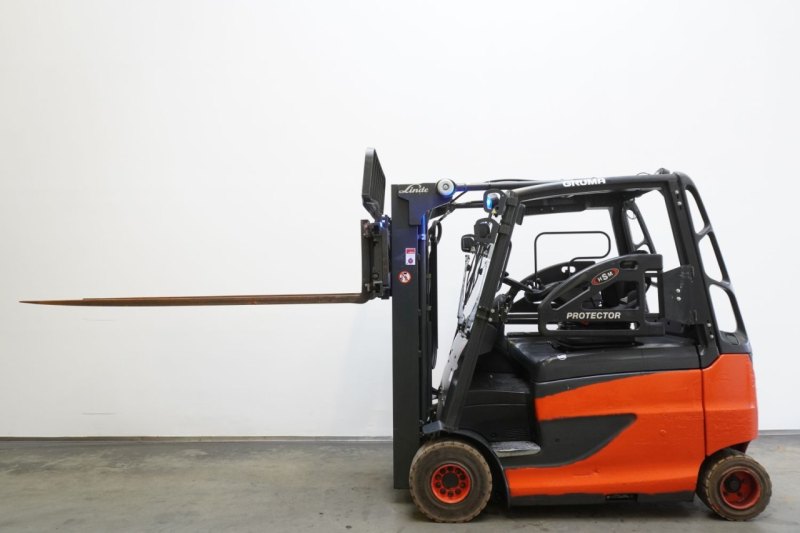 Frontstapler Linde E 25/600 HL 387 (2012)