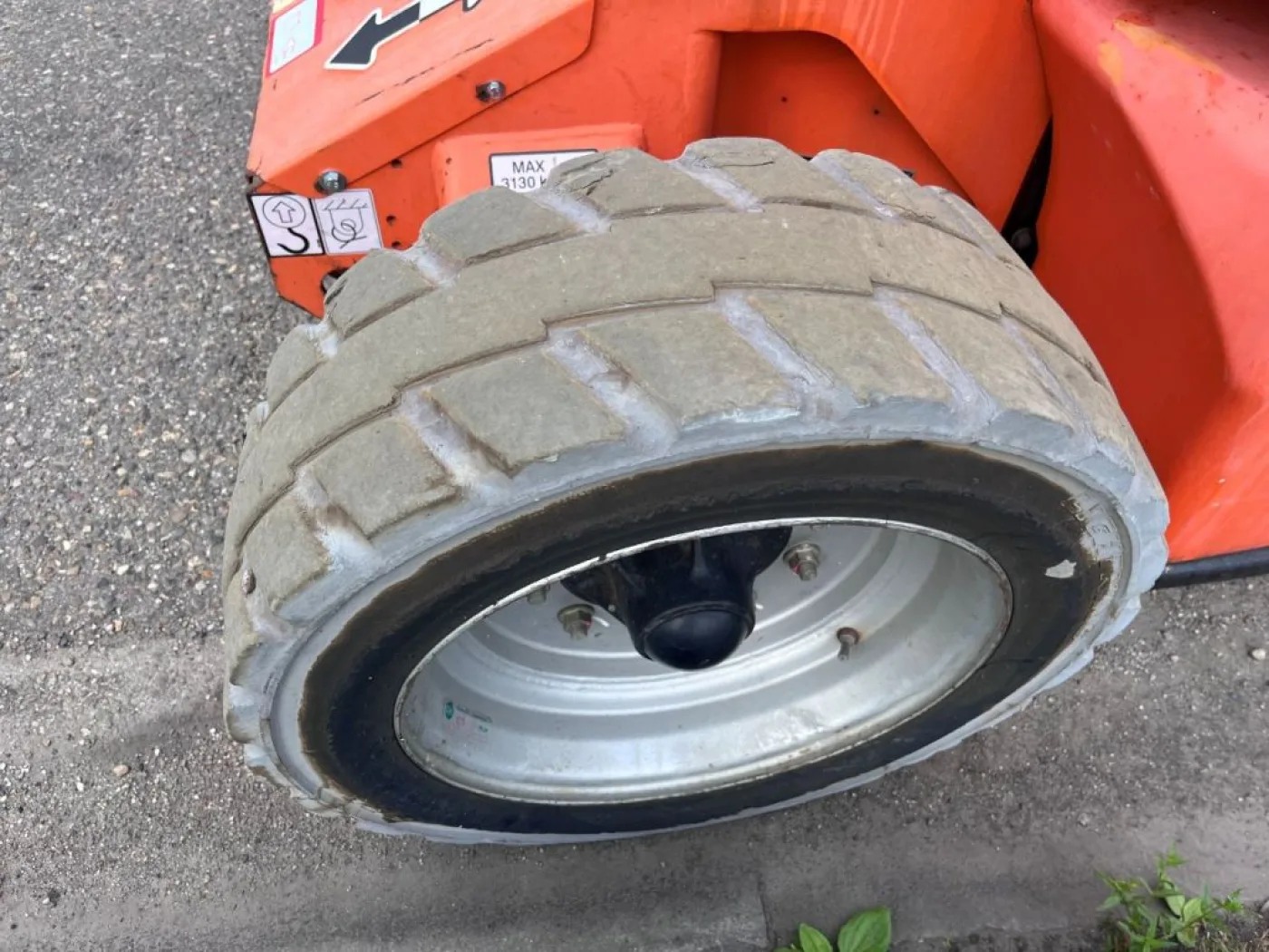 JLG E450AJ - 8