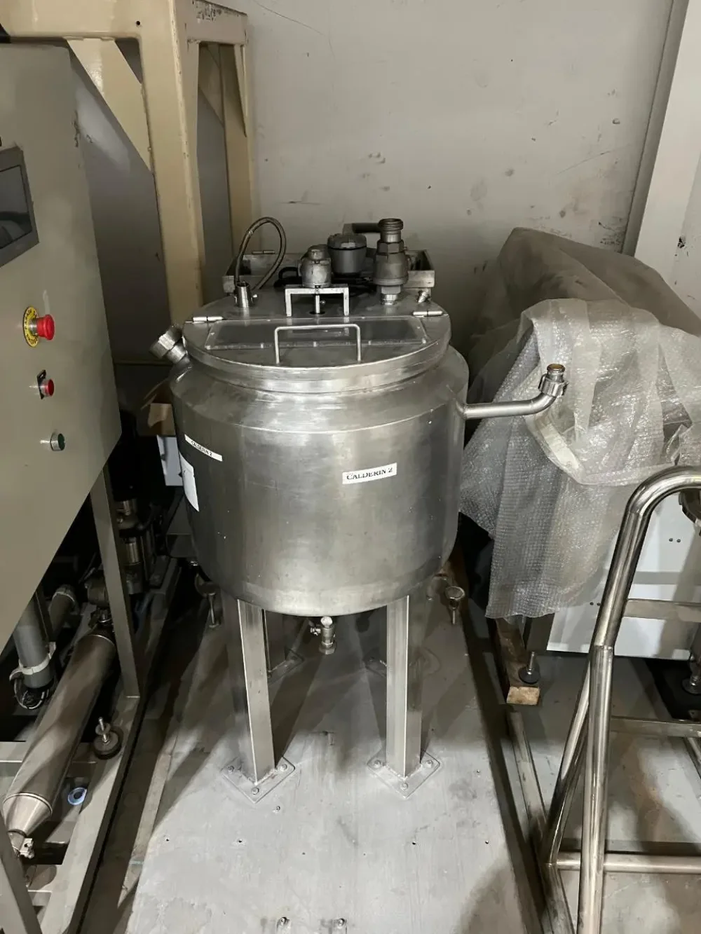 STAINLESS STEEL TANK