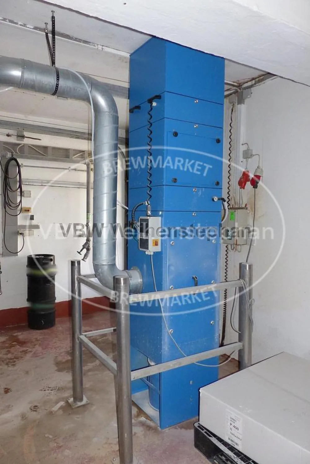 Dust extractor
