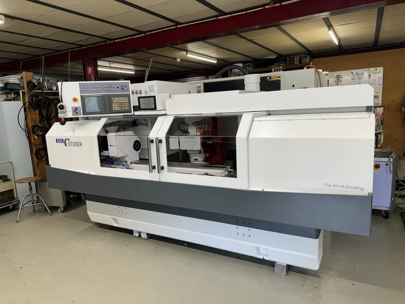 RECTIFIEUSE CNC CYLINDRIQUE STUDER S-33 CNC Année 2003 avec Fanuc 21i-TB – Axe B entre-pointe 1000 hauteur de pointe 175 - 1