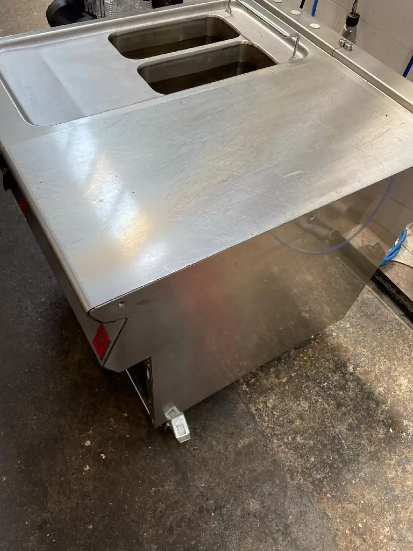 Falcon E9342B2 Twin Tank Electric Fryer with Free N941 Open Cabinet - islandcatering - 6