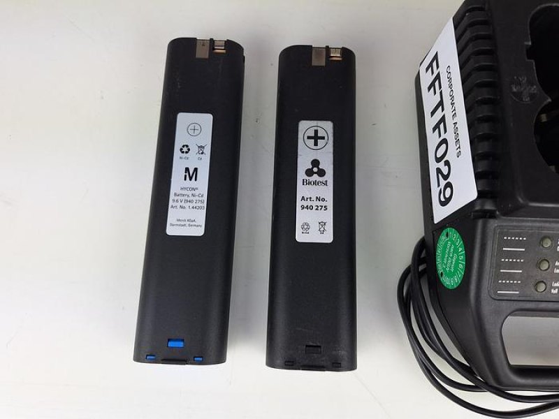 AEG UCR Battery Charger