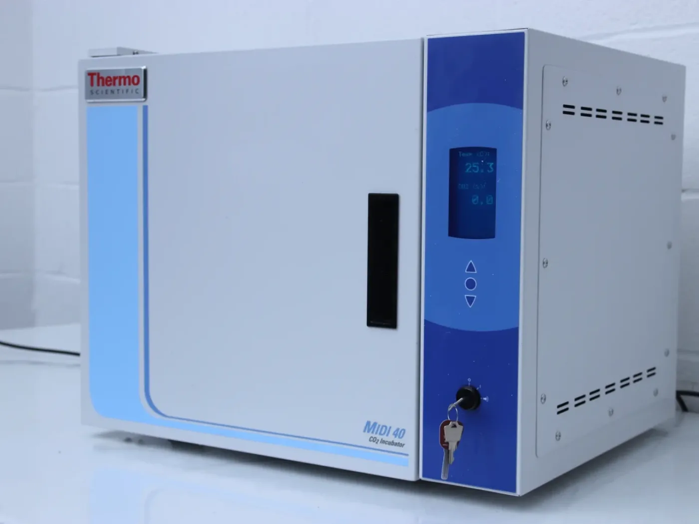 Thermo MIDI 40 CO2 Incubator - 3
