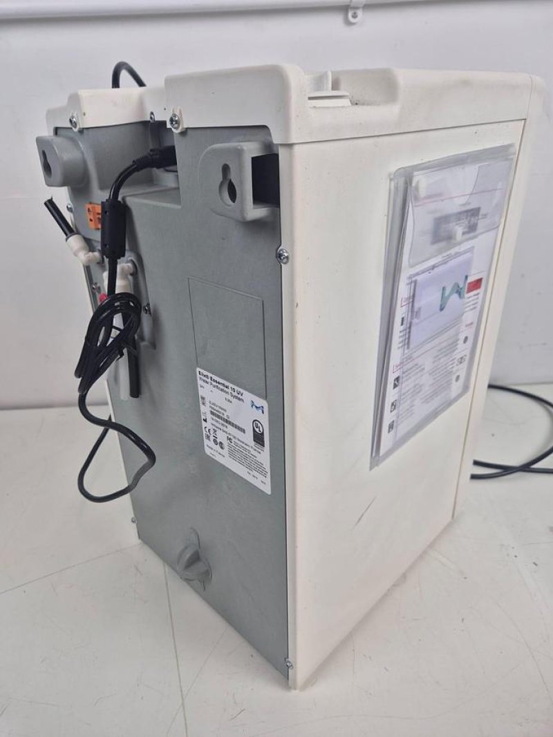 Millipore Elix Essential 10 UV Water Purification System