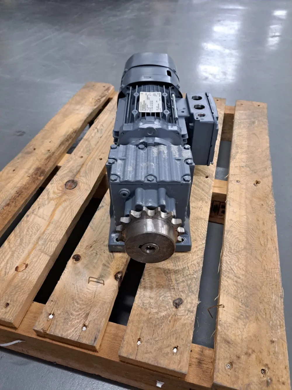 SEW Eurodrive Getriebemotor R27DRE80M4BE1HR/TH/ES7S