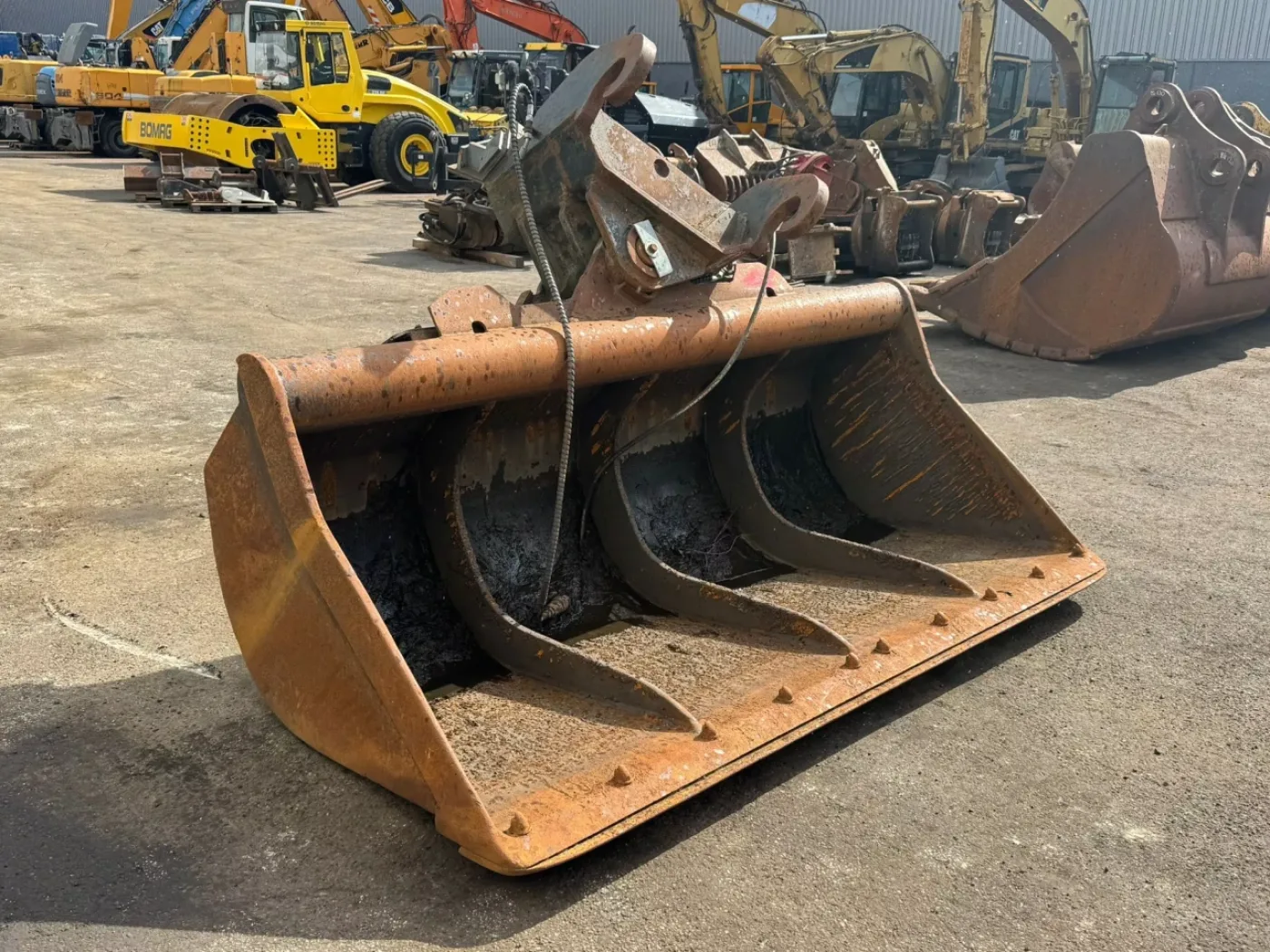 Tilting Bucket CW45 27-42 tons excavator - 3