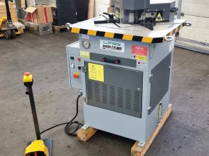 Ausklinkmaschine mit fixem Winkel HNM-6 F