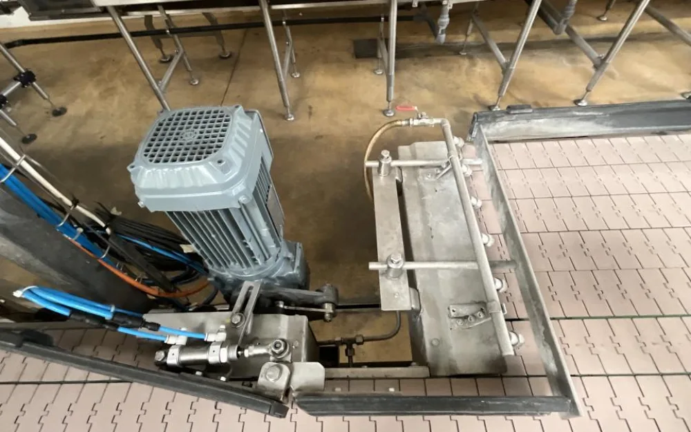 TMG Automated Verpackung TMG Automated Verpackung Förderband Belt for Bottles from Filler to Labeller - Line 5