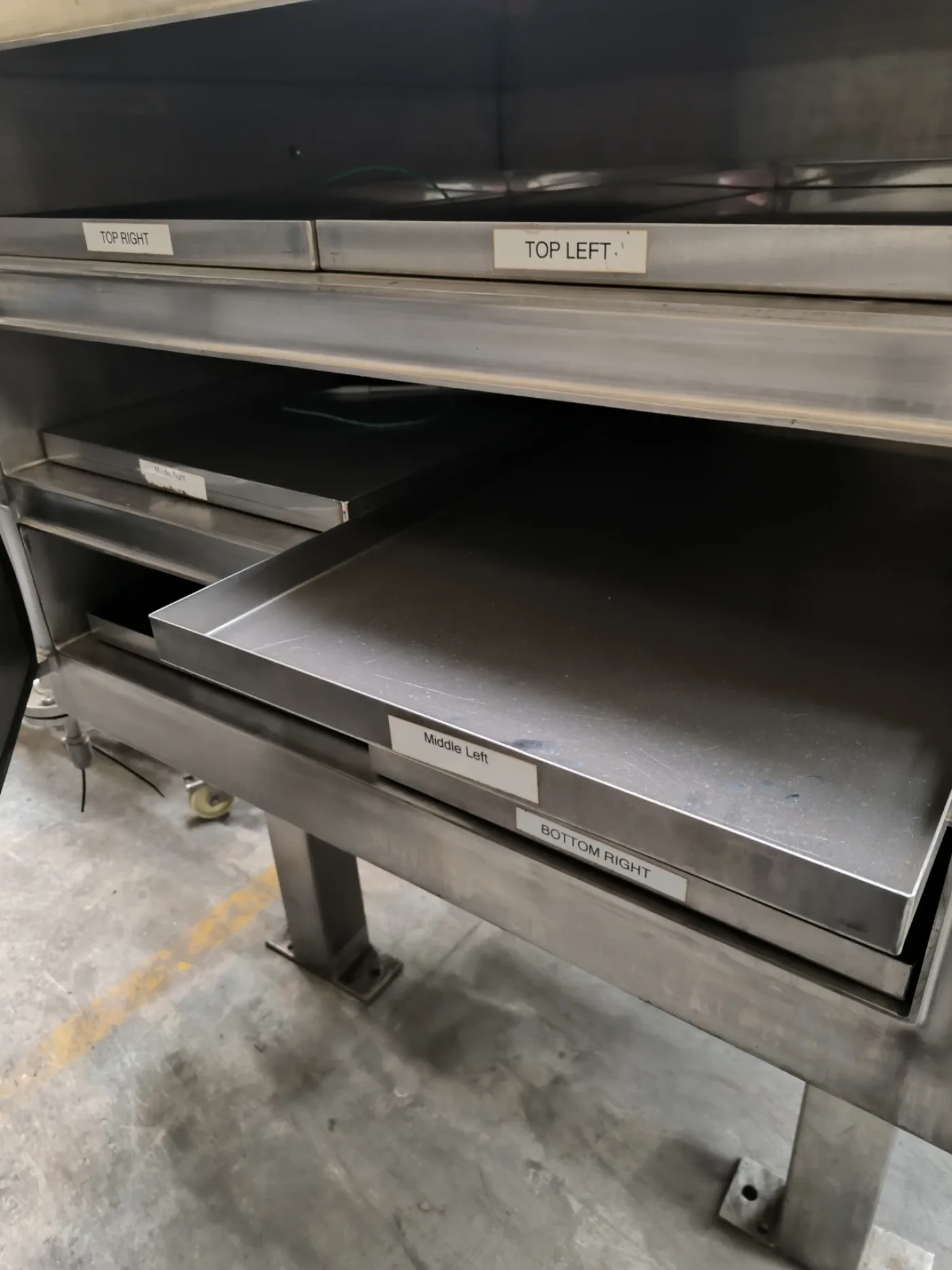 USED STAINLESS STEEL VACUUM TRAY DRYER 3 M2 - 4