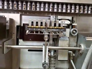 RIEMPITRICE SIGILLATRICE AUTOMATICA PER FIALE – CIONI – MOD. A8/FC