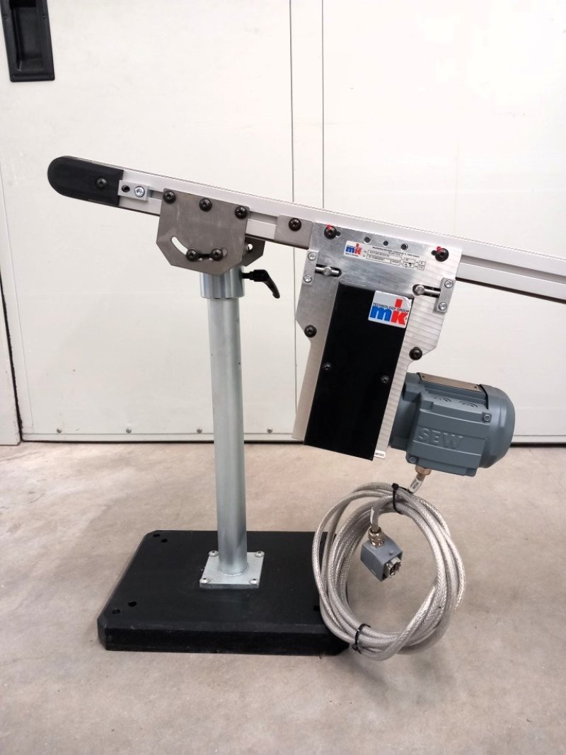 NASTRO TRASPORTATORE A TAPPETO MOTORIZZATO – MASCHINENBAU KITZ – MOD. GUF-P