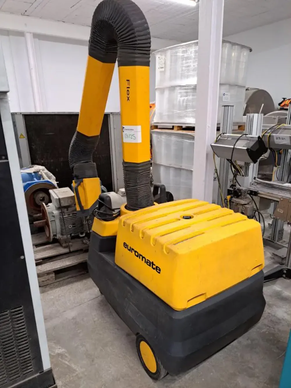 MOBIL EUROMATE MFD FLEX 3 VACUUM CLEANER