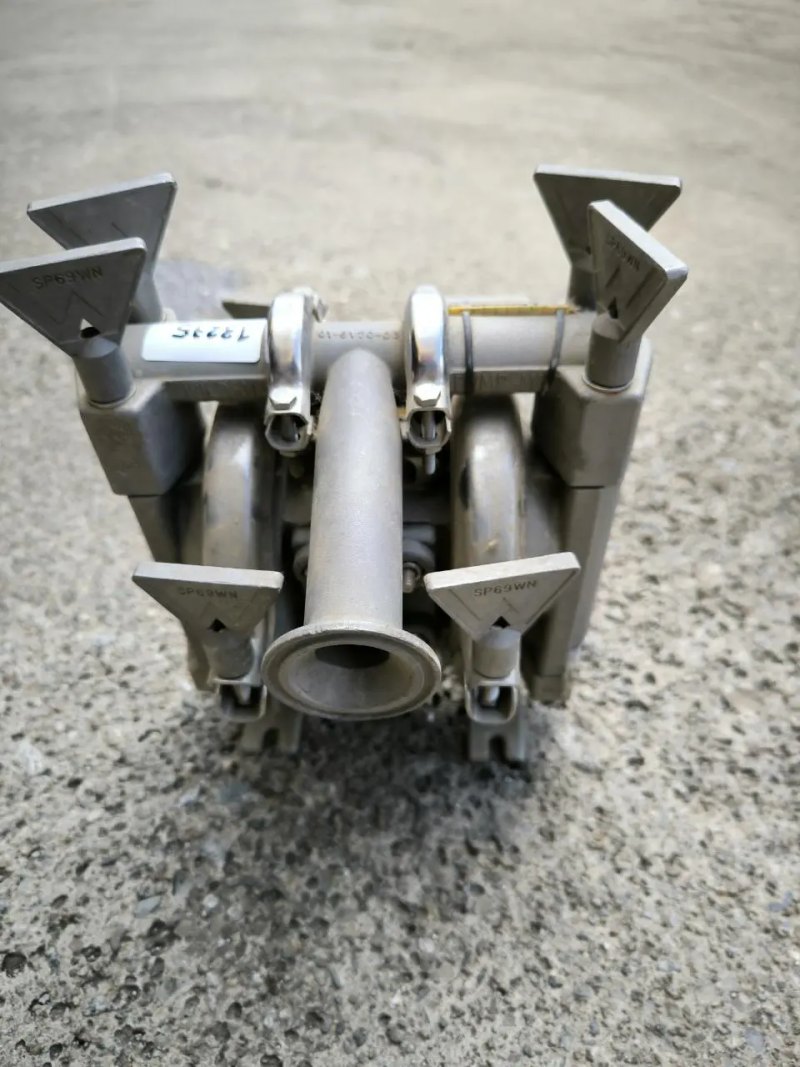 WILDEN PUMP M1 PNEUMATIC PUMP