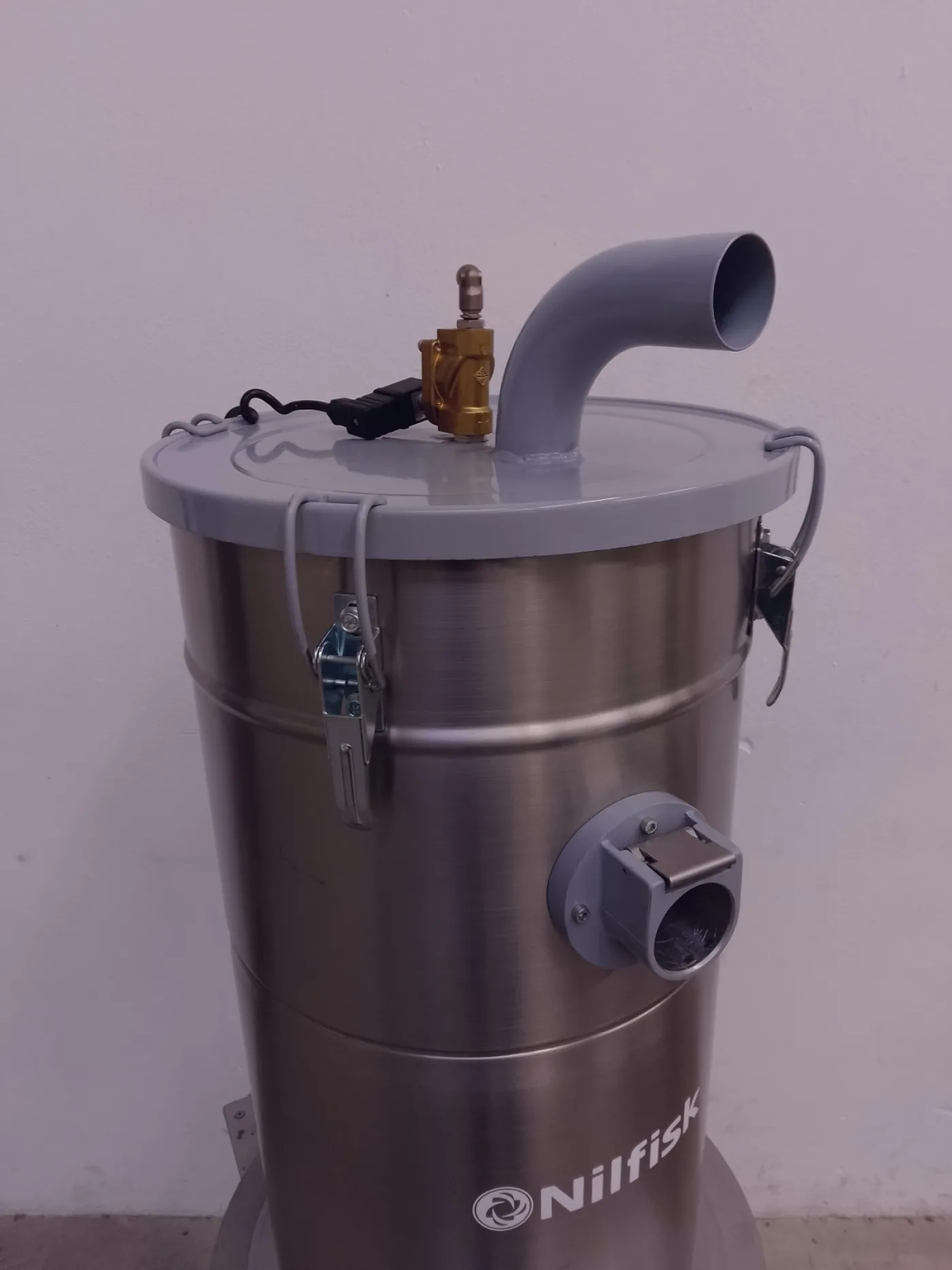 ASPIRATORE INDUSTRIALE PER POLVERI – NILFISK - 2