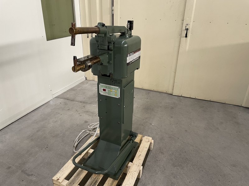 MACHINE A SOUDER PAR POINT “BUTRICHI”