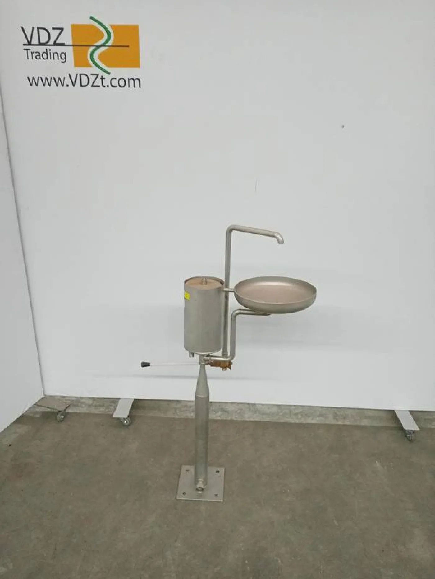 Wash basin with sterilizer - 3