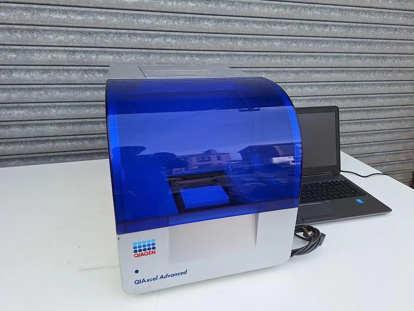Qiagen QIAxcel Advanced DNA Analyzer plus Accessories - 1