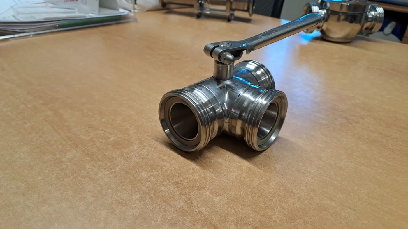THREE-WAY STAINLESS STEEL BALL VALVE, SECOND HAND EQUIPMENT - 2