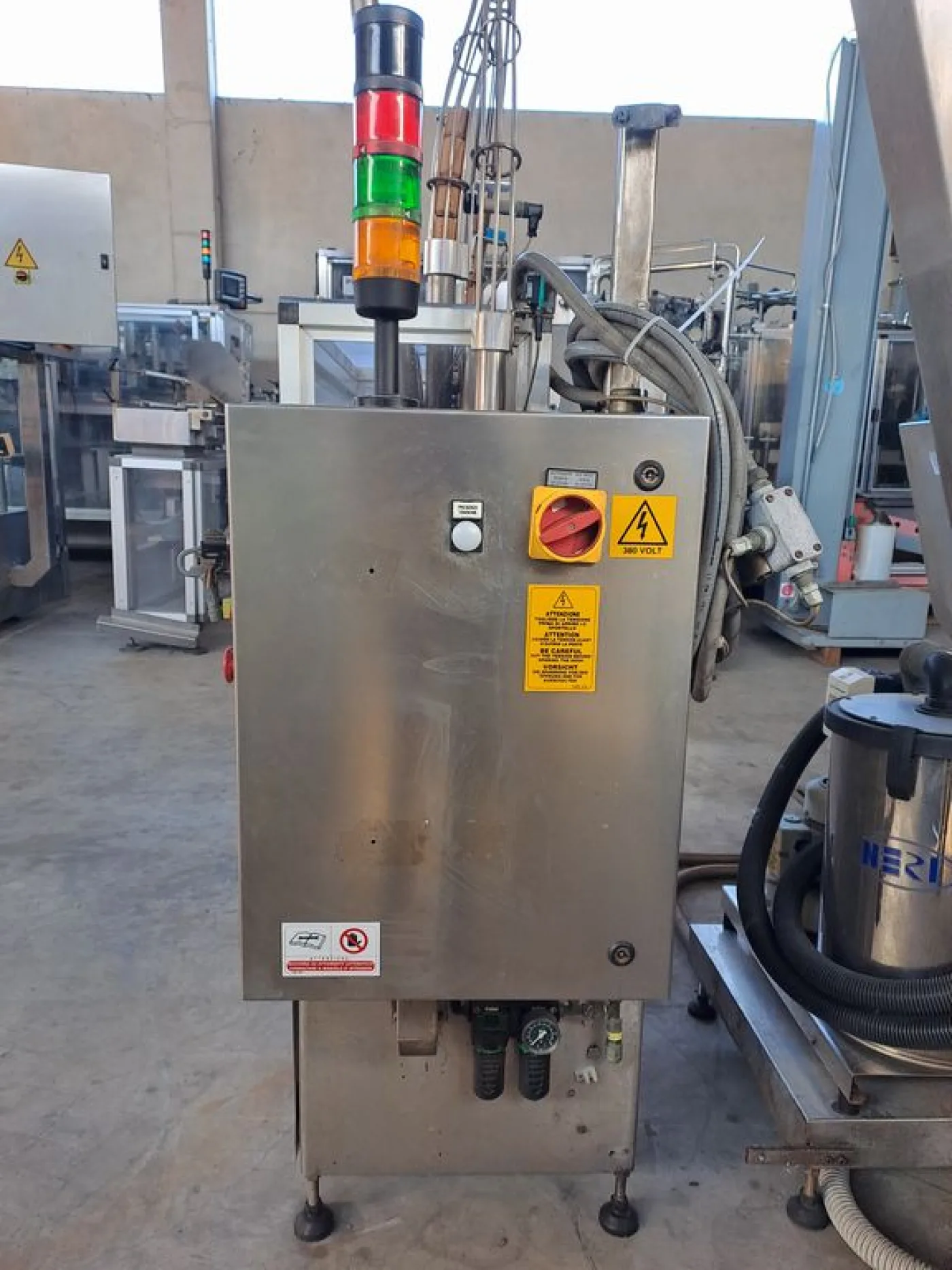 MBF 12-HEAD CORKING MACHINE FOR MUSHROOM AND NATURAL CORKS, MODEL CORKMATIC R/S, WITH NERI CAP FEEDER, USED MACHINE - 3