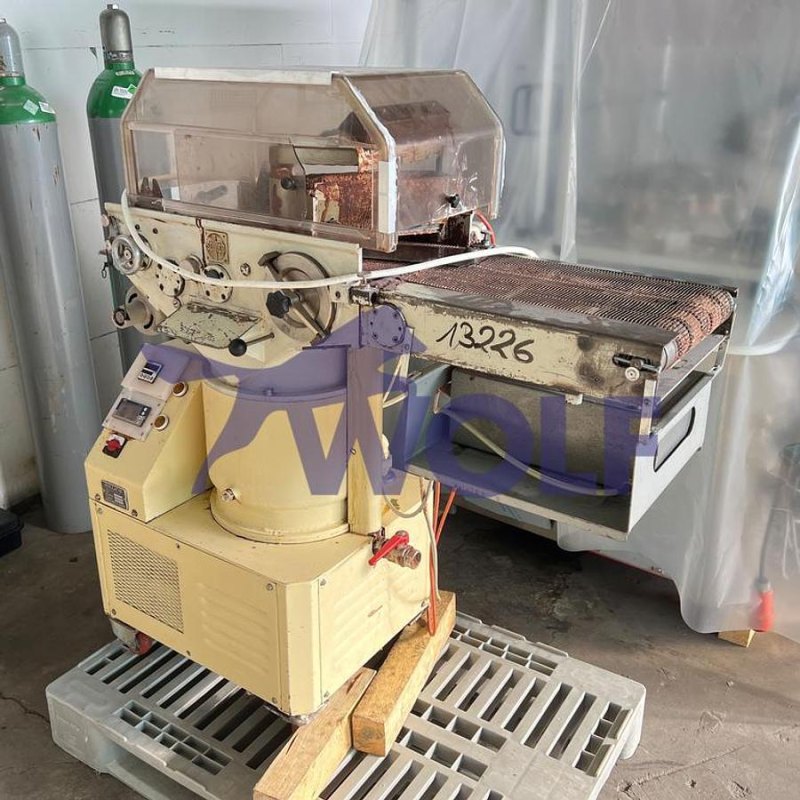gebr Überziehmaschine SOLLICH - Type UT-280, mit Temperiermaschine 100-F.
