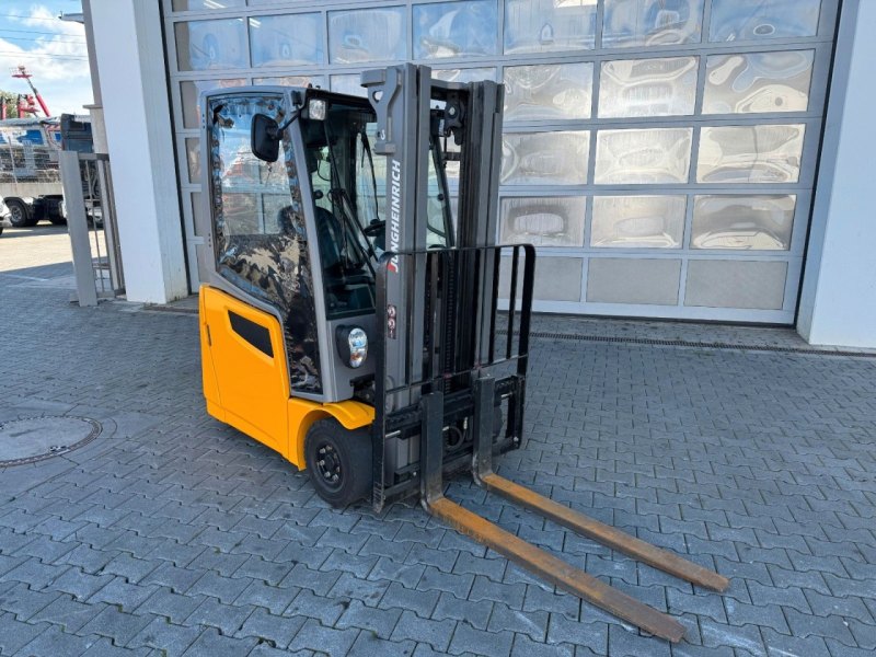 Jungheinrich EFG 215 / Triplex: 4.25m! / SS / nur 2.865h!