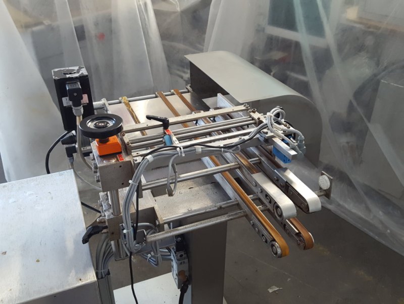 NASTRINO CONVOGLIATORE IN ACCIAIO INOX MOTORIZZATO