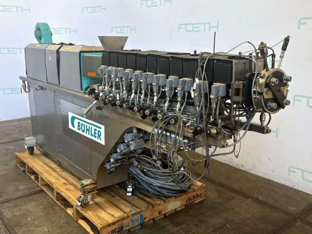 Bühler BTSK 30/40D co-rotating compounder - Double screw extruder