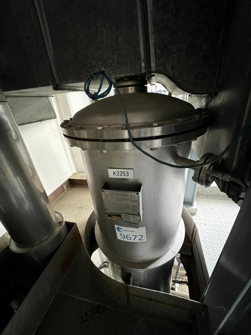 USED STAINLESS STEEL TANK 430 LITERS WITH INTERIOR COIL