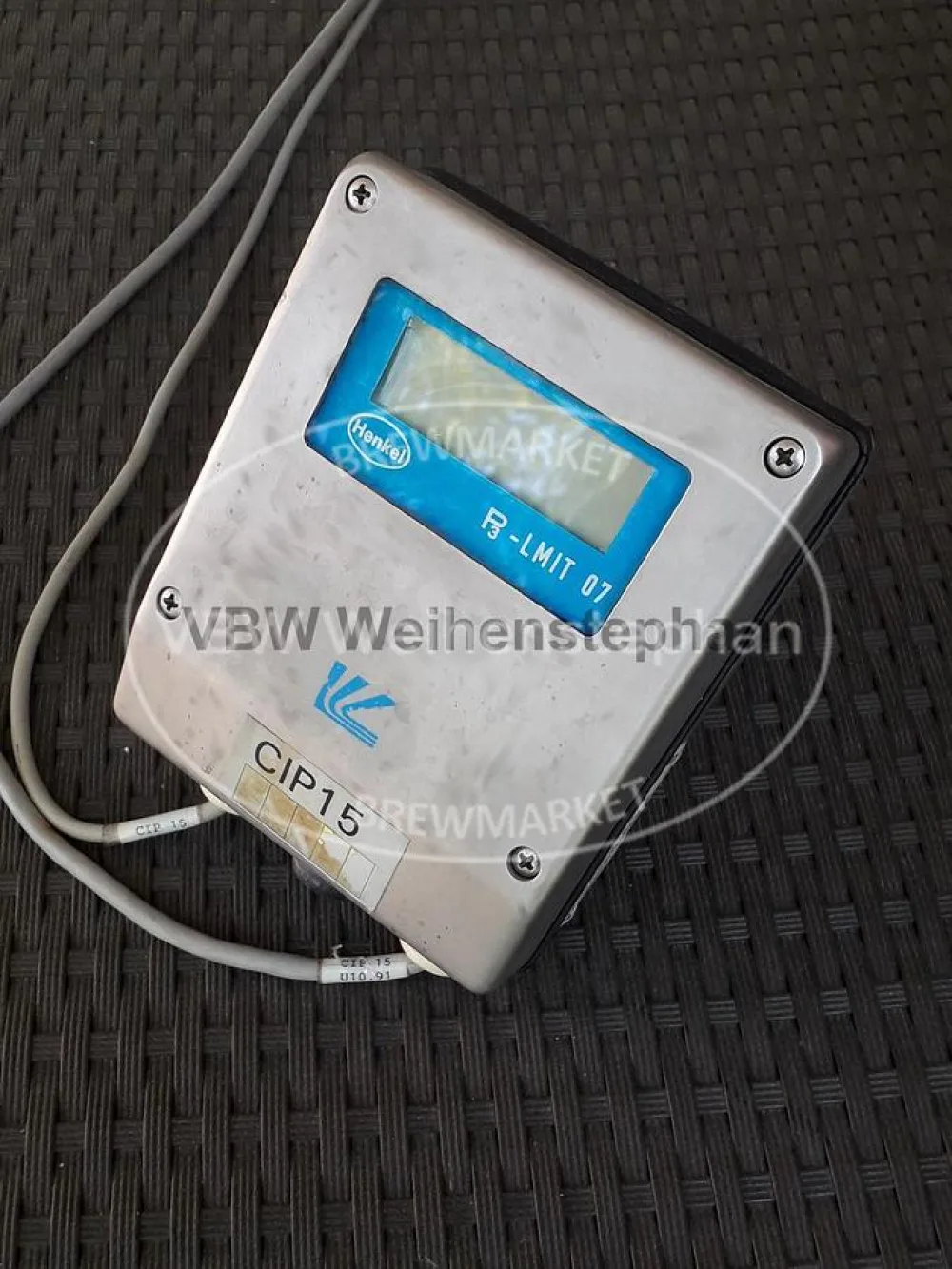 Transmitter for electrodeless conductivity and temperature measurement
