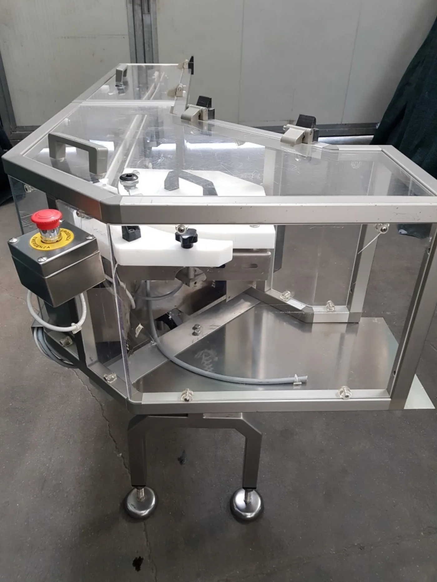 NASTRO TRASPORTATORE A TAPPETO IN ACCIAIO INOX CON CURVA A 90° - 2