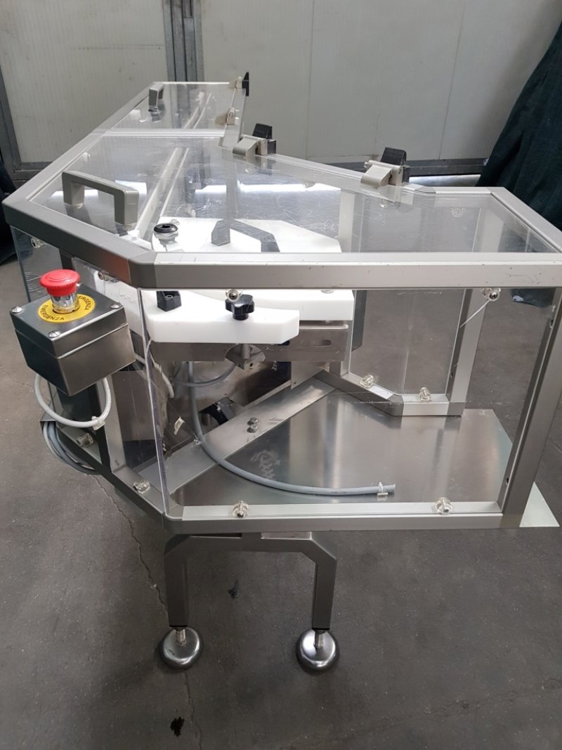 NASTRO TRASPORTATORE A TAPPETO IN ACCIAIO INOX CON CURVA A 90°