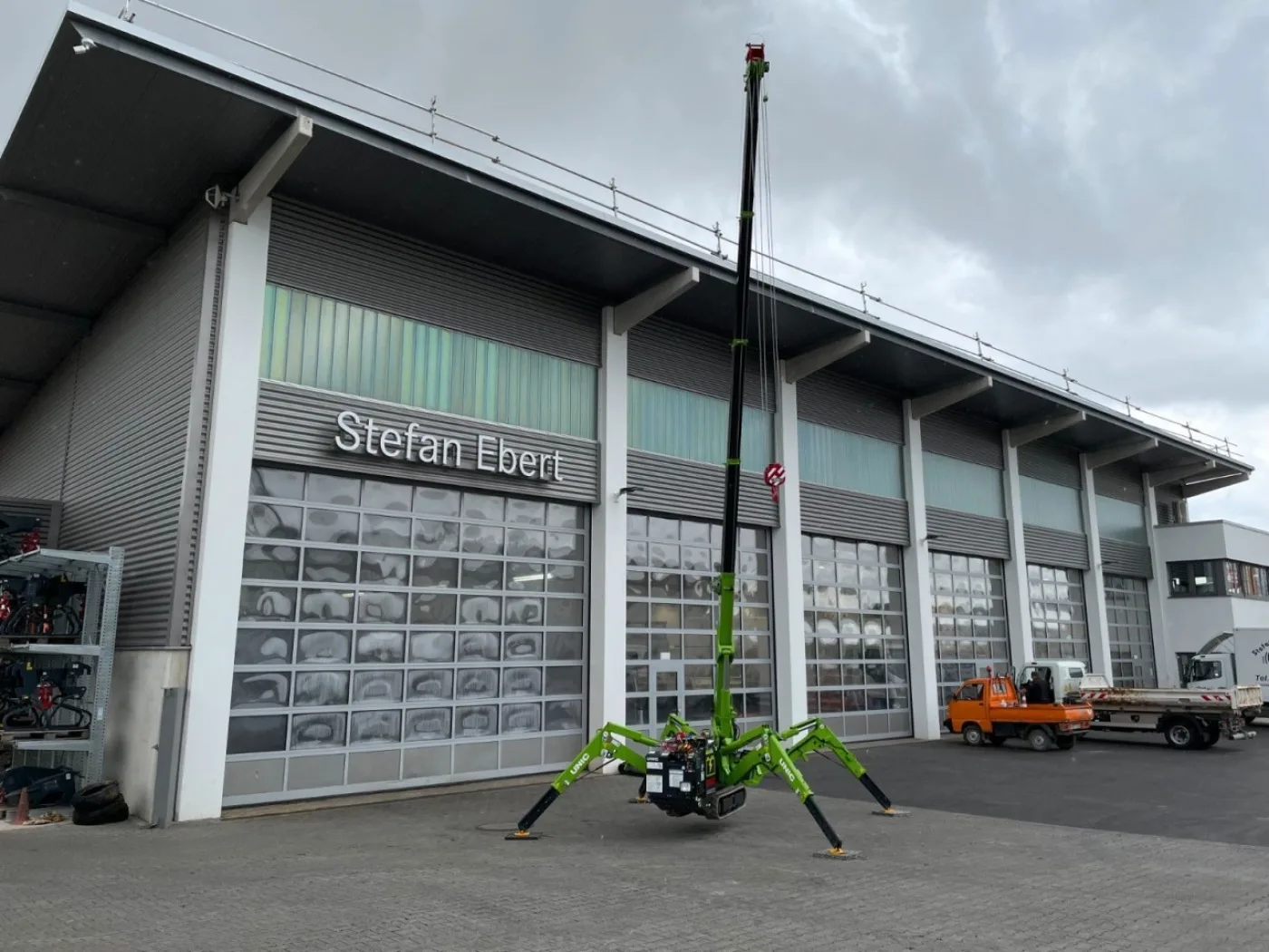 UNIC URW295CBE/ Raupenkran / 8,8m / 2,9t - 8