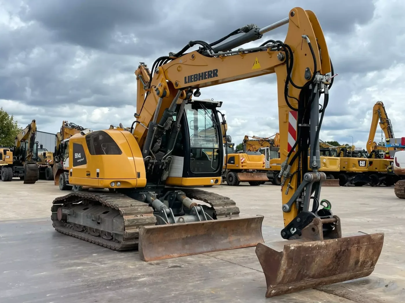 Liebherr R914 Compact - 7