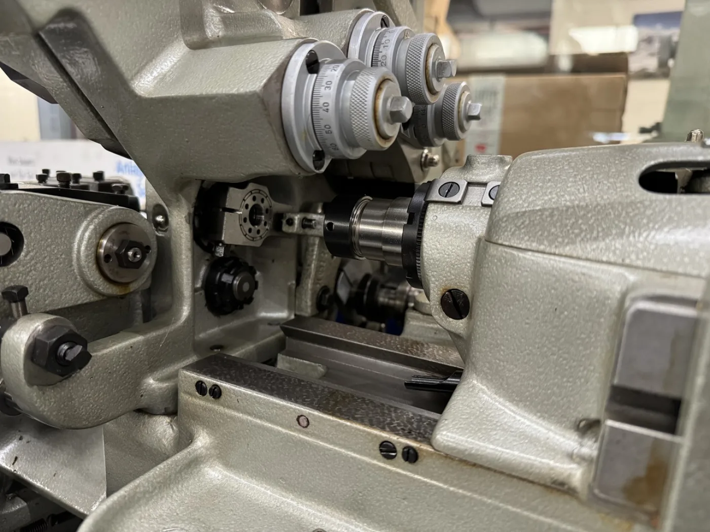 TOUR AUTOMATIQUE A DECOLLETER “TORNOS” TYPE M-7 - 8
