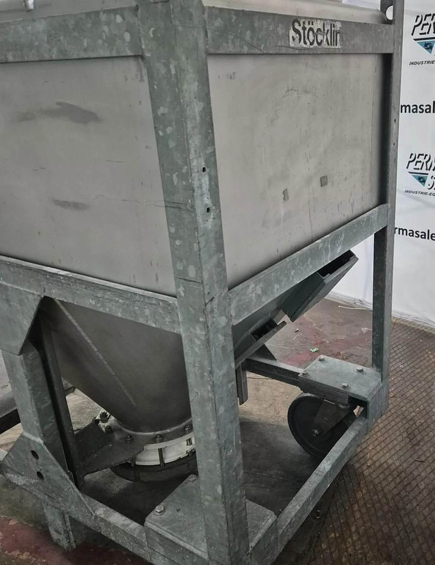 Stöcklin IBC-Behälter (Halar-beschichtet, verzinkter Rahmen) 670 ltr. - 4