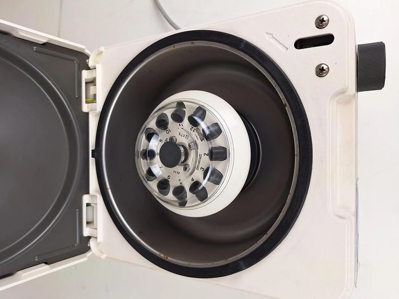 Hettich EBA 12 Centrifuge - 4